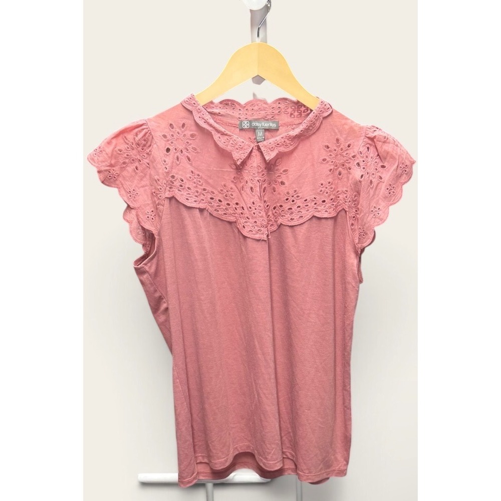 Daisy Fuentes Women Pink Eyelet Embroidered Cap Sleeve Blouse Top Size M NWT